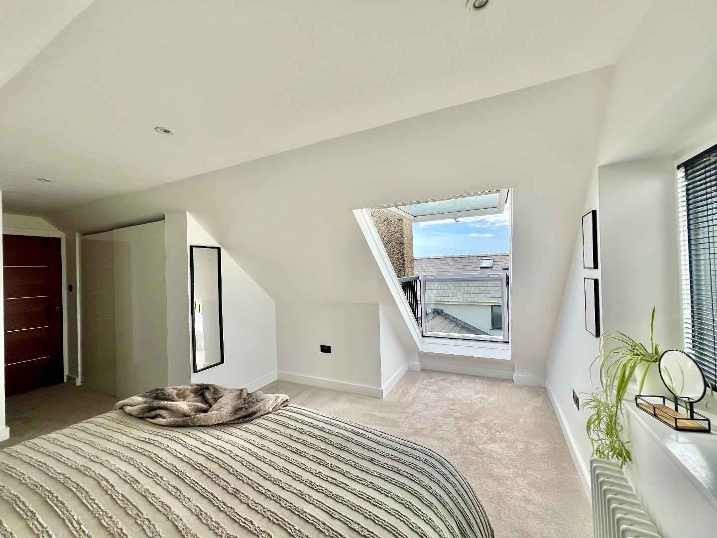 Seaview Drive, Ogmore-By-Sea, Vale of Glamorgan, CF32 0PB